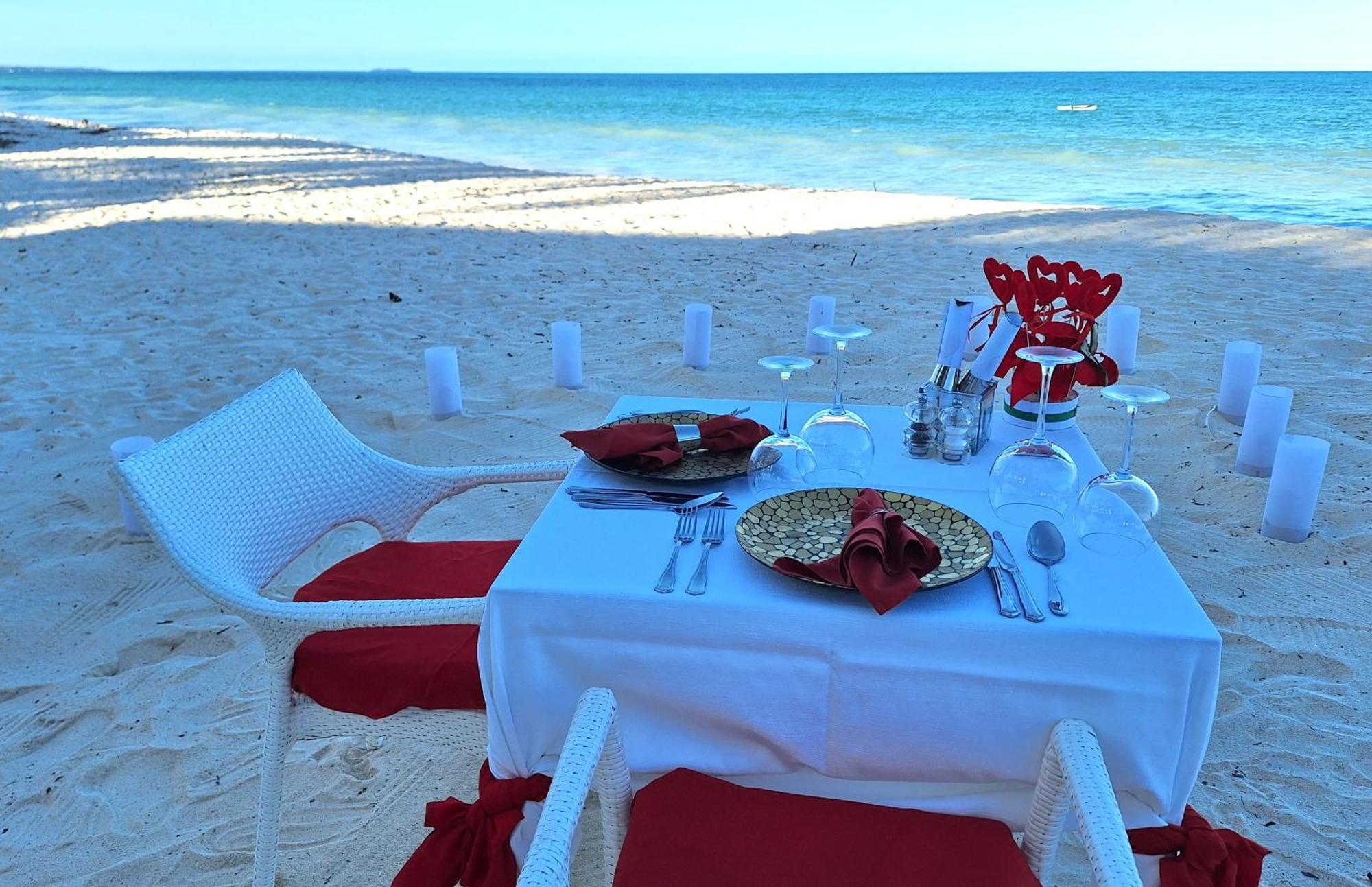 פוואני מצ'אנגני Bianco Azzurro Hotel & Restaurant מראה חיצוני תמונה