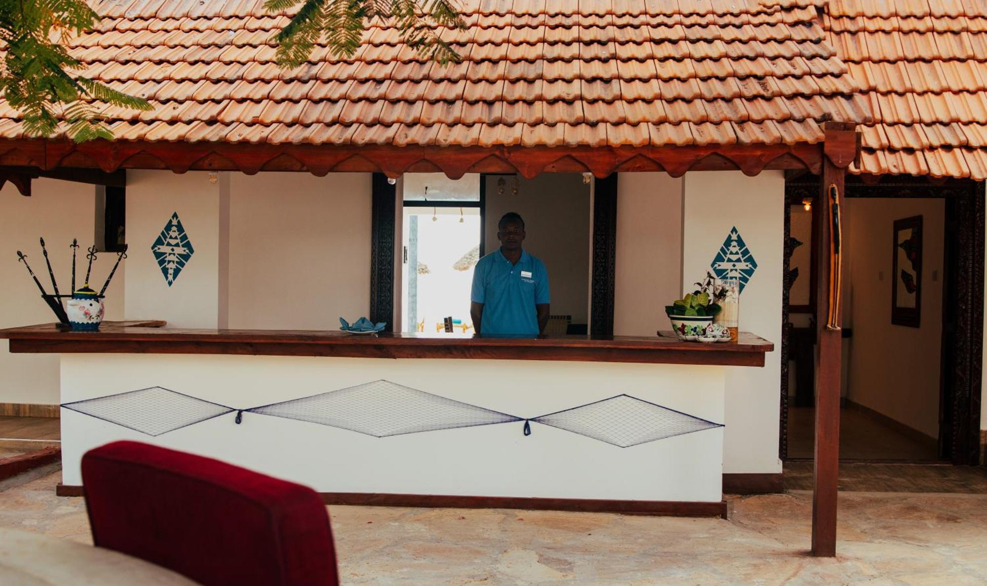 פוואני מצ'אנגני Bianco Azzurro Hotel & Restaurant מראה חיצוני תמונה